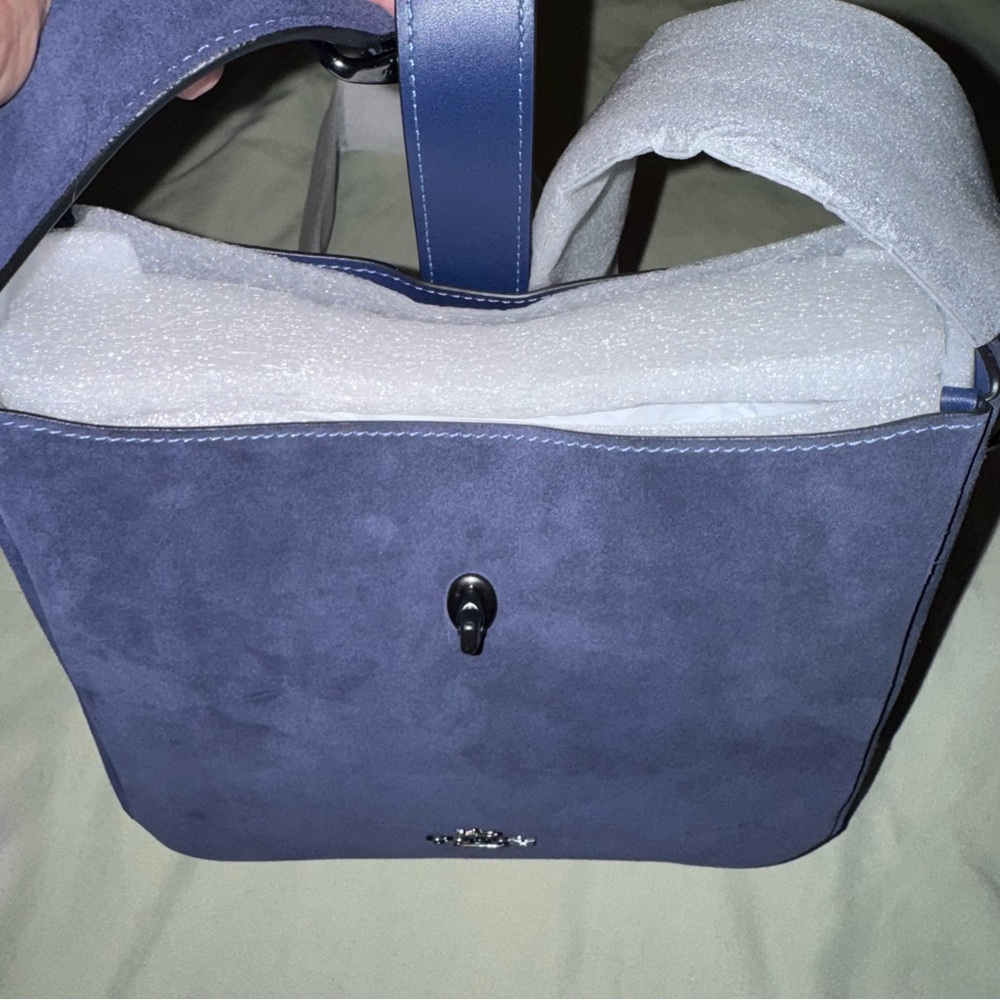 Coach Hadley Convertible Crossbody Bag. - Picture 3 of 4